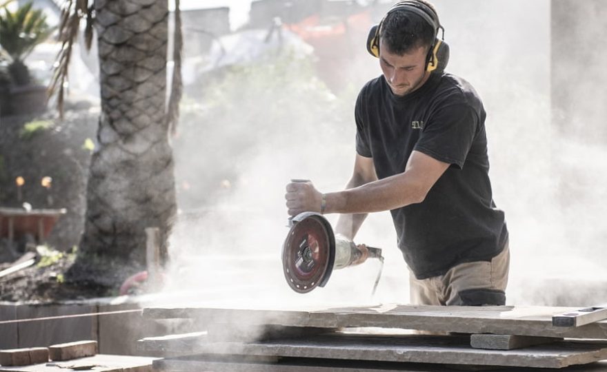 paysagiste-decouper-pierre